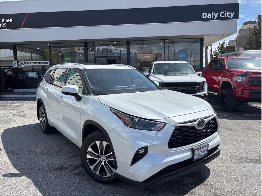 Used 2022 Toyota Highlander XLE