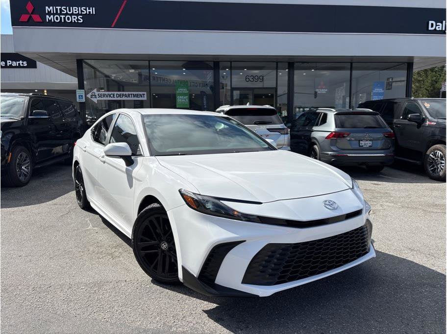 Used 2025 Toyota Camry SE Sedan 4D