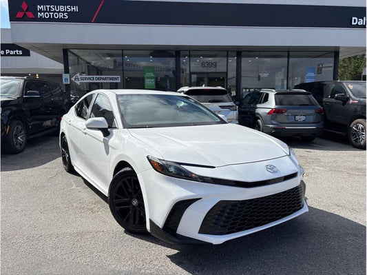 Used 2025 Toyota Camry SE Sedan 4D